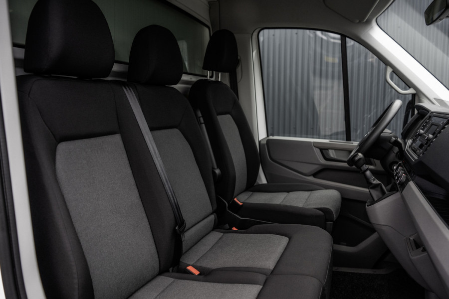 Volkswagen Crafter **35 2.0 TDI 177PK | Bakwagen met laadklep | Airco | Adapt.cruise | 3-Zits**