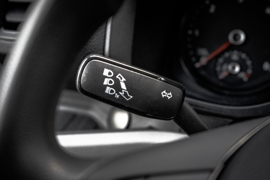 Volkswagen Crafter **35 2.0 TDI 177PK | Bakwagen met laadklep | Airco | Adapt.cruise | 3-Zits**