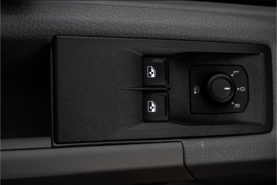Volkswagen Crafter **35 2.0 TDI 177PK | Bakwagen met laadklep | Airco | Adapt.cruise | 3-Zits**