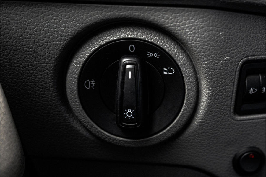 Volkswagen Crafter **35 2.0 TDI 177PK | Bakwagen met laadklep | Airco | Adapt.cruise | 3-Zits**