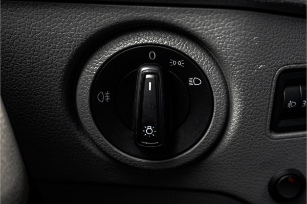 Volkswagen Crafter **35 2.0 TDI 177PK | Bakwagen met laadklep | Airco | Adapt.cruise | 3-Zits**