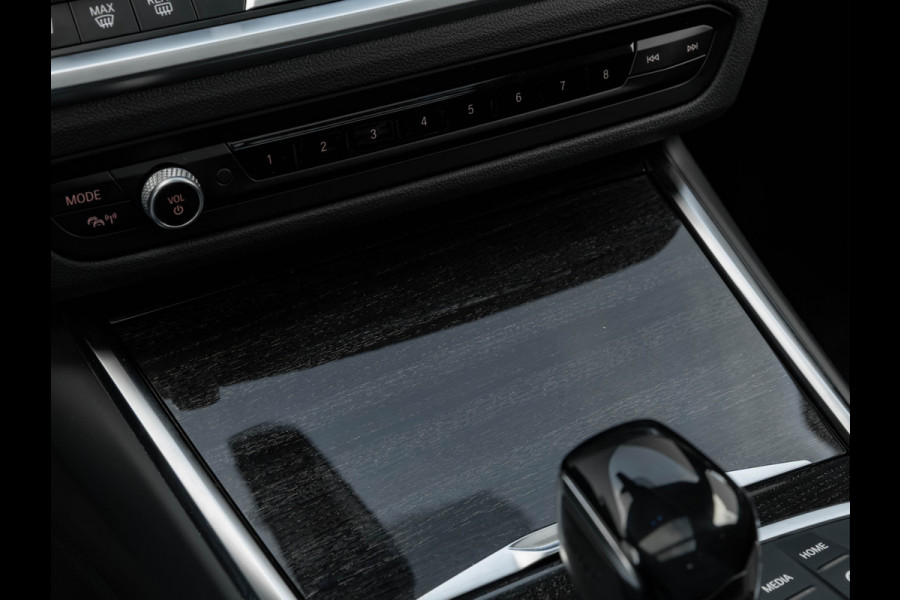 BMW 3 Serie Touring 330e M-Sport - Pano - Trekhaak - Harman Kardon - Lasers - Head-Up