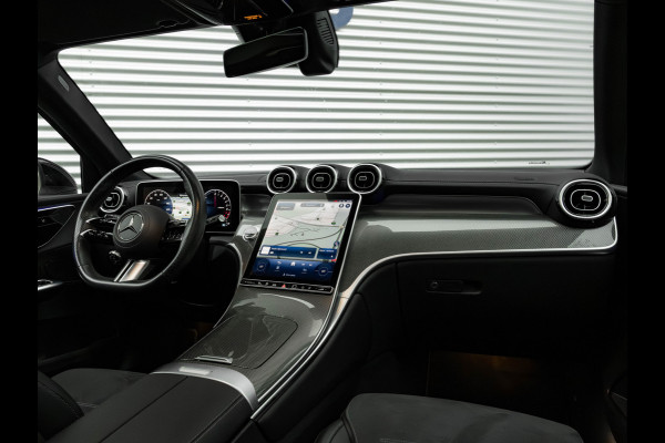Mercedes-Benz GLC 300e 4MATIC AMG Line - Pano - Trekhaak - 360 Camera