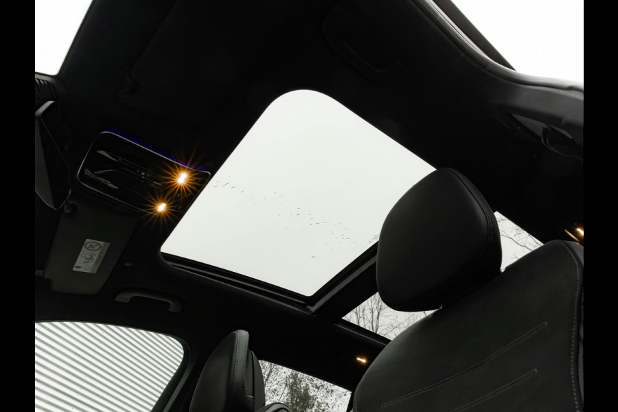 Mercedes-Benz GLC 300e 4MATIC AMG Line - Pano - Trekhaak - 360 Camera