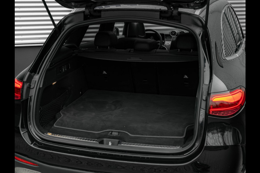 Mercedes-Benz GLC 300e 4MATIC AMG Line - Pano - Trekhaak - 360 Camera