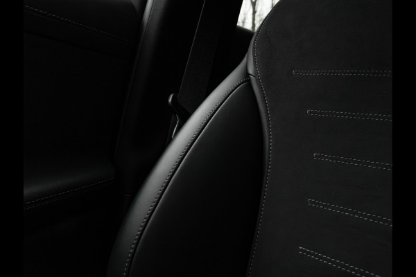 Mercedes-Benz GLC 300e 4MATIC AMG Line - Pano - Trekhaak - 360 Camera