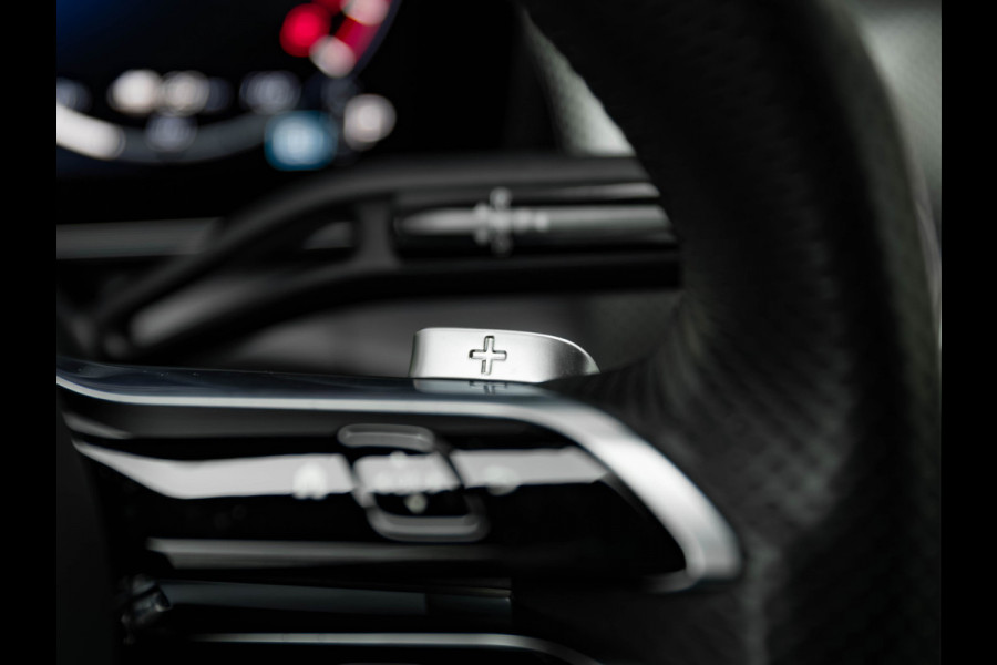 Mercedes-Benz GLC 300e 4MATIC AMG Line - Pano - Trekhaak - 360 Camera