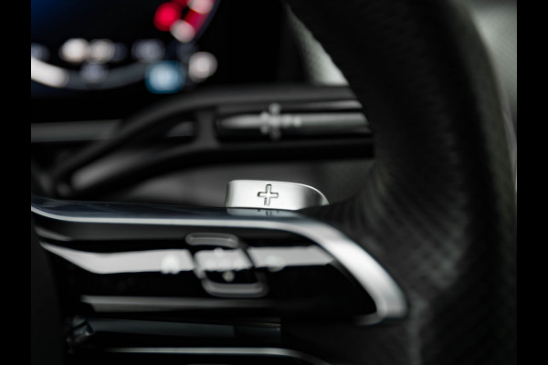 Mercedes-Benz GLC 300e 4MATIC AMG Line - Pano - Trekhaak - 360 Camera