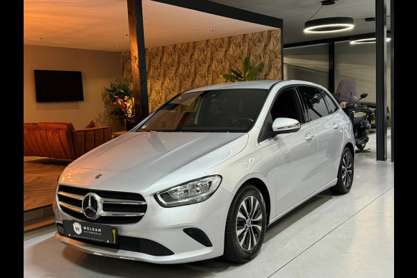 Mercedes-Benz B-Klasse 180 Business Solution NAP Garantie Carplay Camera Elek. Achterklep Led Cruise Clima Navi Rijklaar
