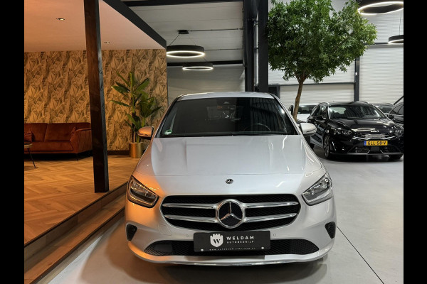 Mercedes-Benz B-Klasse 180 Business Solution NAP Garantie Carplay Camera Elek. Achterklep Led Cruise Clima Navi Rijklaar