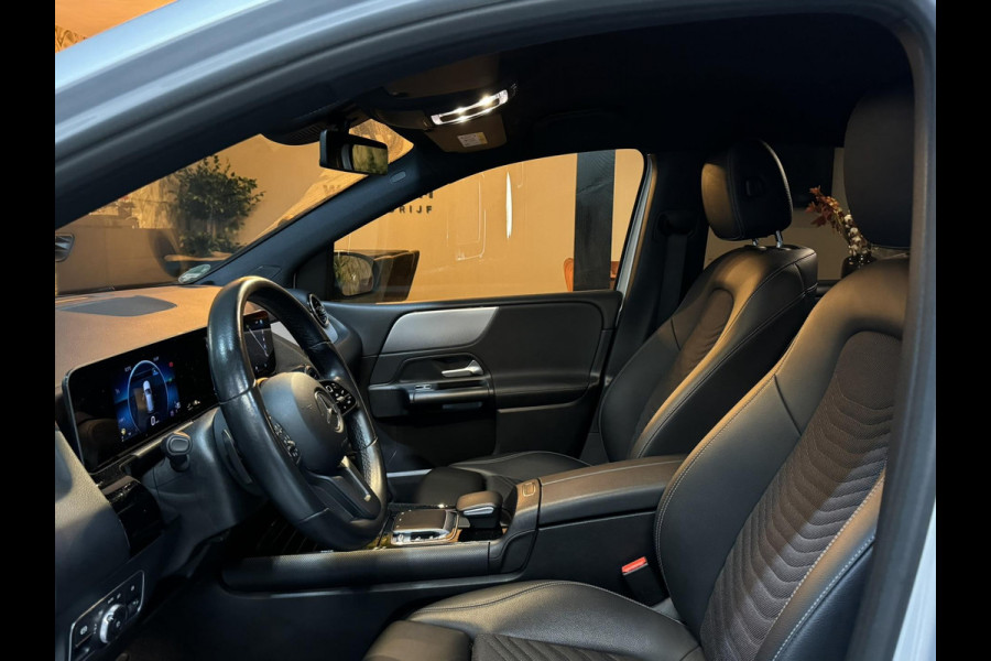 Mercedes-Benz B-Klasse 180 Business Solution NAP Garantie Carplay Camera Elek. Achterklep Led Cruise Clima Navi Rijklaar