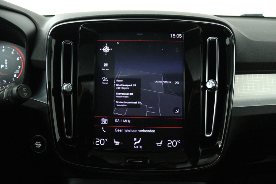 Volvo XC40 1.5 T3 Momentum Pro (PANORAMADAK, TREKHAAK, STOELVERWARMING, ACHTERUITRIJCAMERA, CARPLAY, DIGITALE COCKPIT)