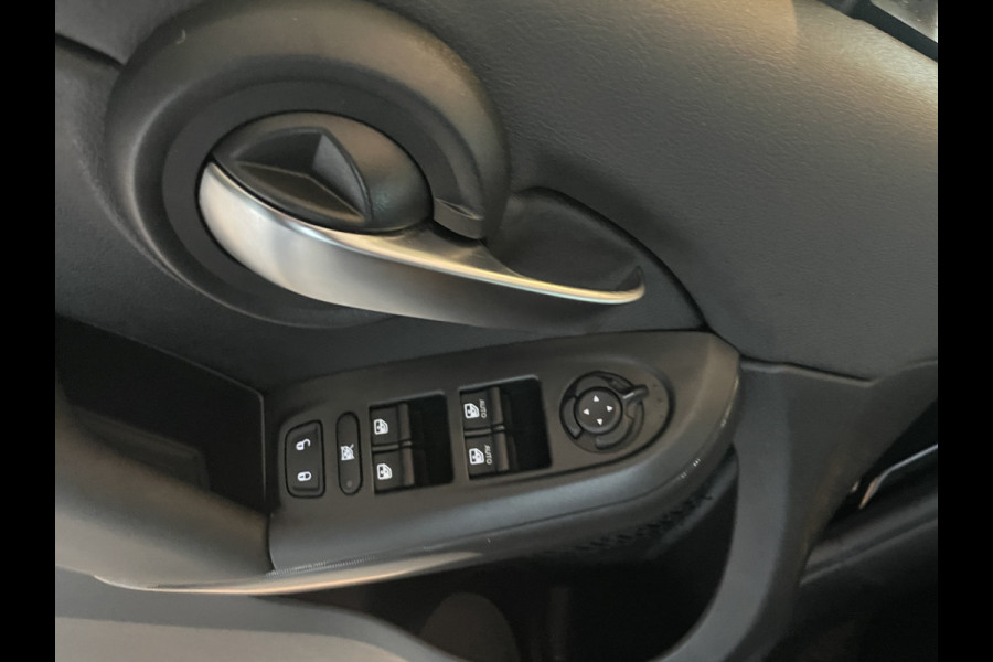 Fiat 500X 1.0 GSE Urban 120 th edition Airco - Cruise control - Parkeersensoren achter - U-connect - Apple carplay - Bluetooth - Radio - Stuur multifunctioneel - Start/stop systeem