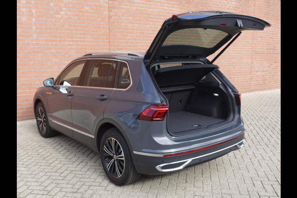 Volkswagen Tiguan 1.5 TSI 150pk DSG Elegance | Navigatie | Apple Carplay / Android Auto | Parkeersensoren | Camera | Adaptive Cruise Control | Stuur-en stoelverwarming | Matrix LED-koplampen | Virtual Cockpit | Getinte ramen | Climate Control | ErgoActive stoelen