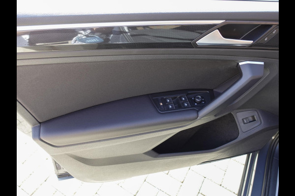 Volkswagen Tiguan 1.5 TSI 150pk DSG Elegance | Navigatie | Apple Carplay / Android Auto | Parkeersensoren | Camera | Adaptive Cruise Control | Stuur-en stoelverwarming | Matrix LED-koplampen | Virtual Cockpit | Getinte ramen | Climate Control | ErgoActive stoelen