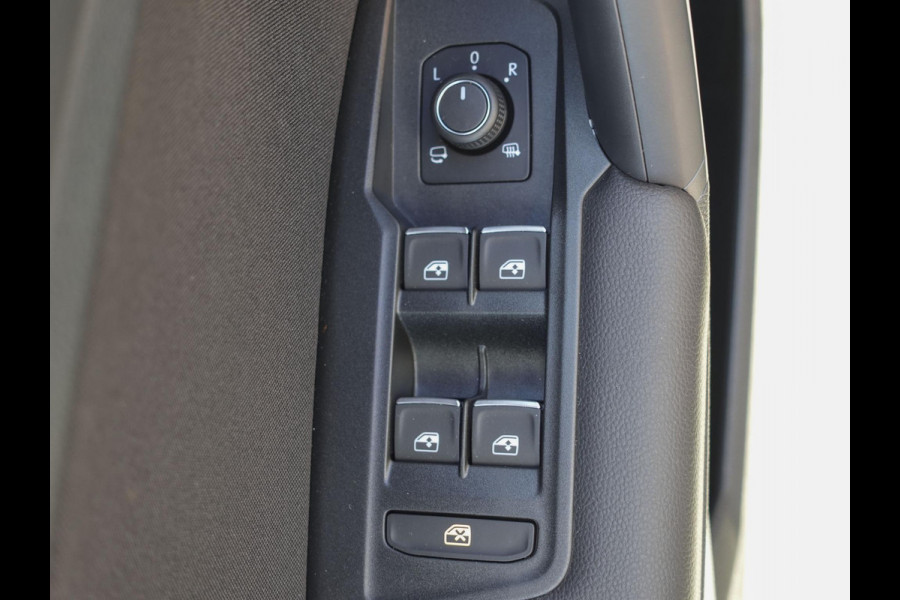 Volkswagen Tiguan 1.5 TSI 150pk DSG Elegance | Navigatie | Apple Carplay / Android Auto | Parkeersensoren | Camera | Adaptive Cruise Control | Stuur-en stoelverwarming | Matrix LED-koplampen | Virtual Cockpit | Getinte ramen | Climate Control | ErgoActive stoelen