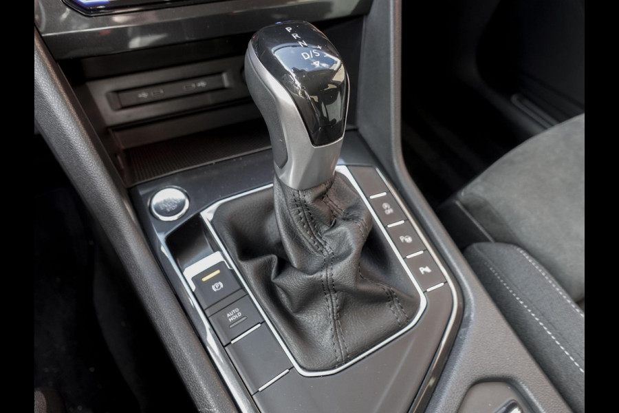 Volkswagen Tiguan 1.5 TSI 150pk DSG Elegance | Navigatie | Apple Carplay / Android Auto | Parkeersensoren | Camera | Adaptive Cruise Control | Stuur-en stoelverwarming | Matrix LED-koplampen | Virtual Cockpit | Getinte ramen | Climate Control | ErgoActive stoelen