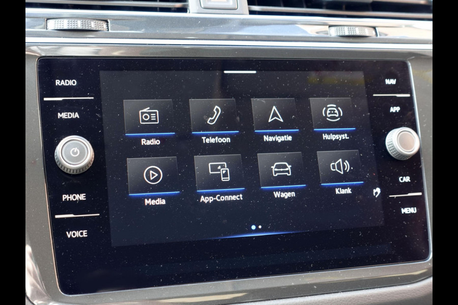 Volkswagen Tiguan 1.5 TSI 150pk DSG Elegance | Navigatie | Apple Carplay / Android Auto | Parkeersensoren | Camera | Adaptive Cruise Control | Stuur-en stoelverwarming | Matrix LED-koplampen | Virtual Cockpit | Getinte ramen | Climate Control | ErgoActive stoelen