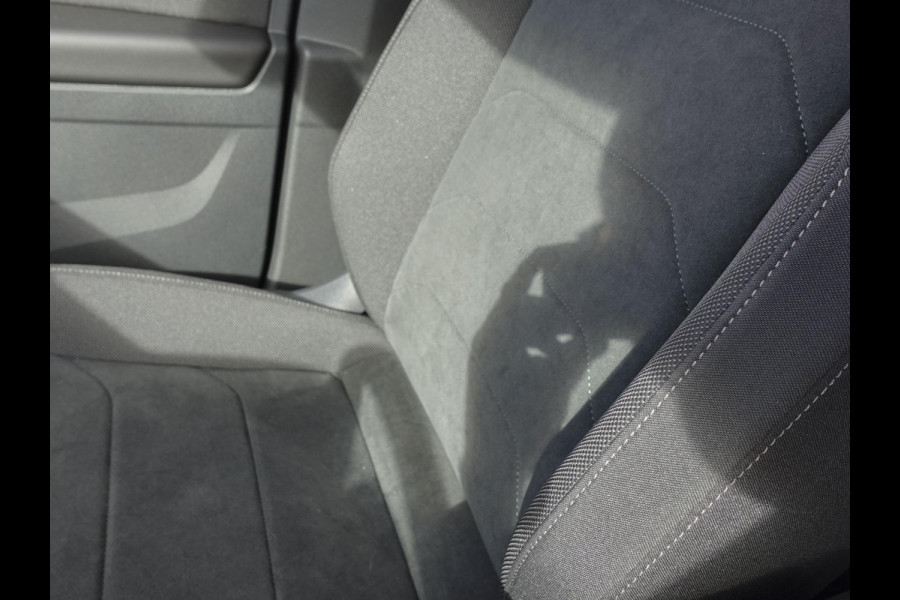 Volkswagen Tiguan 1.5 TSI 150pk DSG Elegance | Navigatie | Apple Carplay / Android Auto | Parkeersensoren | Camera | Adaptive Cruise Control | Stuur-en stoelverwarming | Matrix LED-koplampen | Virtual Cockpit | Getinte ramen | Climate Control | ErgoActive stoelen