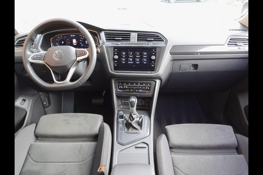 Volkswagen Tiguan 1.5 TSI 150pk DSG Elegance | Navigatie | Apple Carplay / Android Auto | Parkeersensoren | Camera | Adaptive Cruise Control | Stuur-en stoelverwarming | Matrix LED-koplampen | Virtual Cockpit | Getinte ramen | Climate Control | ErgoActive stoelen