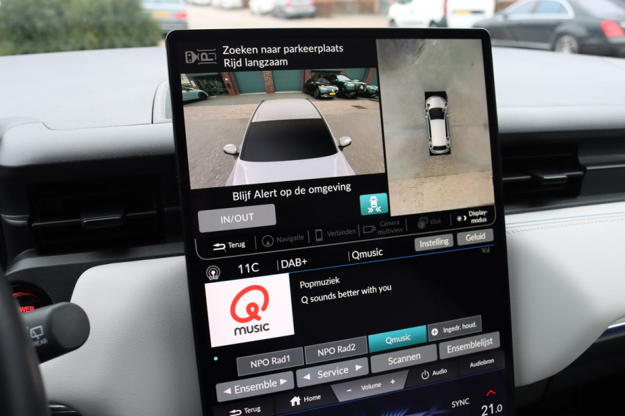 Honda e:Ny1 Elegance 69 kWh | Panoramadak | Adaptieve Cruise Control | Verwarmd Stuurwiel | Leder | Surround Camera | Apple Carplay/Android Auto | Dodehoekassistent | Stoelverwarming |