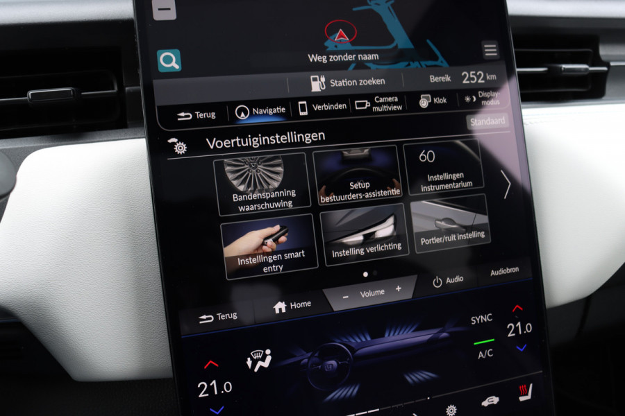 Honda e:Ny1 Elegance 69 kWh | Panoramadak | Adaptieve Cruise Control | Verwarmd Stuurwiel | Leder | Surround Camera | Apple Carplay/Android Auto | Dodehoekassistent | Stoelverwarming |