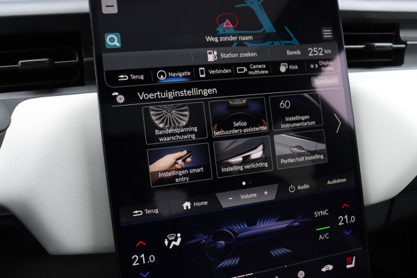 Honda e:Ny1 Elegance 69 kWh | Panoramadak | Adaptieve Cruise Control | Verwarmd Stuurwiel | Leder | Surround Camera | Apple Carplay/Android Auto | Dodehoekassistent | Stoelverwarming |