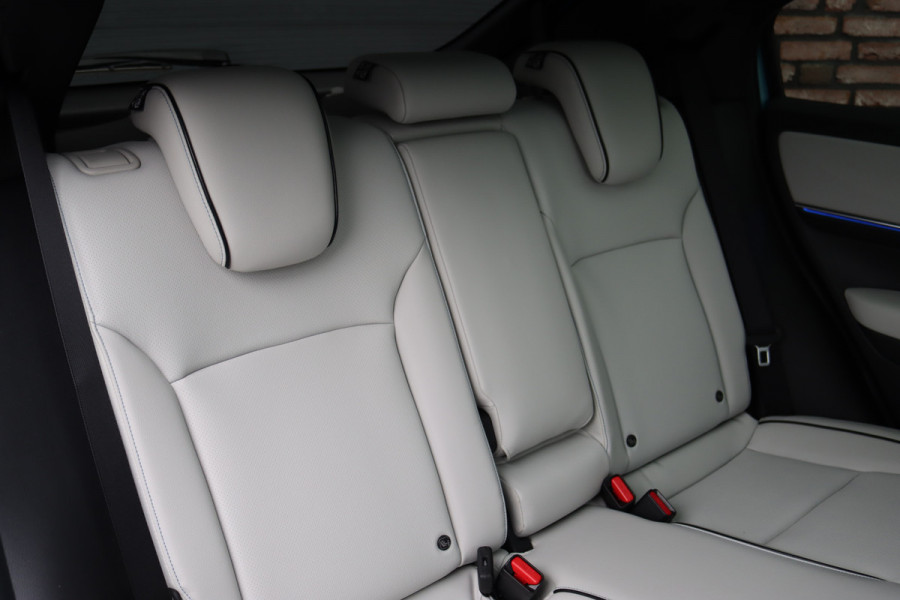 Honda e:Ny1 Elegance 69 kWh | Panoramadak | Adaptieve Cruise Control | Verwarmd Stuurwiel | Leder | Surround Camera | Apple Carplay/Android Auto | Dodehoekassistent | Stoelverwarming |