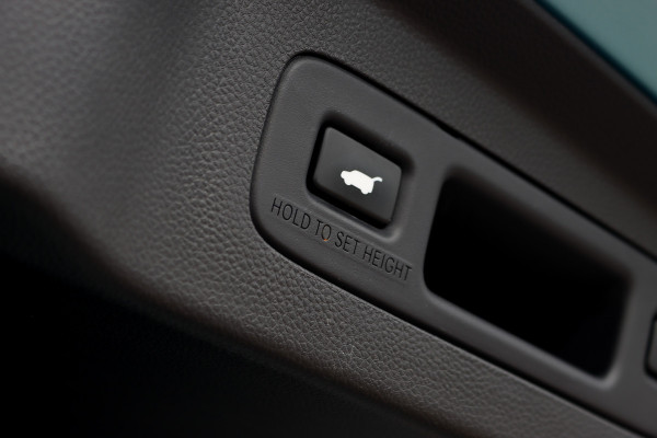 Honda e:Ny1 Elegance 69 kWh | Panoramadak | Adaptieve Cruise Control | Verwarmd Stuurwiel | Leder | Surround Camera | Apple Carplay/Android Auto | Dodehoekassistent | Stoelverwarming |