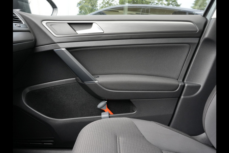 Volkswagen e-Golf E-DITION | Navigatie | Climate Control | ACC | Stoelverwarming| SOH 89%