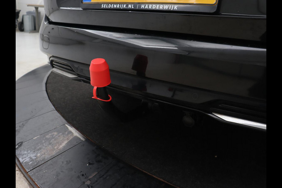 Renault Mégane 1.6 E-Tech Plug-In Hybrid 160 Business Edition One | Leder | Stoelverwarming | Trekhaak | Carplay | Stuurverwarming | Keyless | Full LED | Navigatie | Climate control | Plug In