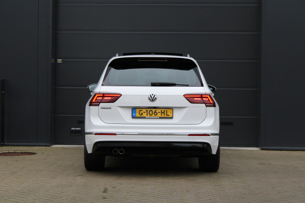 Volkswagen Tiguan 1.5 TSI ACT Highline Business R | NAP! | PANO | 360 | ACC | KEYLESS | ELEK.TREKHAAK |