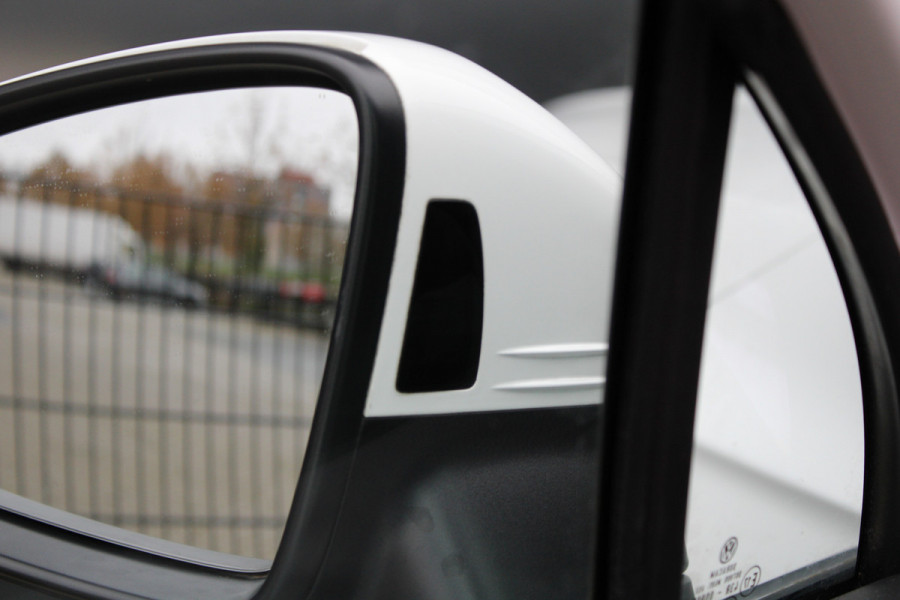 Volkswagen Tiguan 1.5 TSI ACT Highline Business R | NAP! | PANO | 360 | ACC | KEYLESS | ELEK.TREKHAAK |