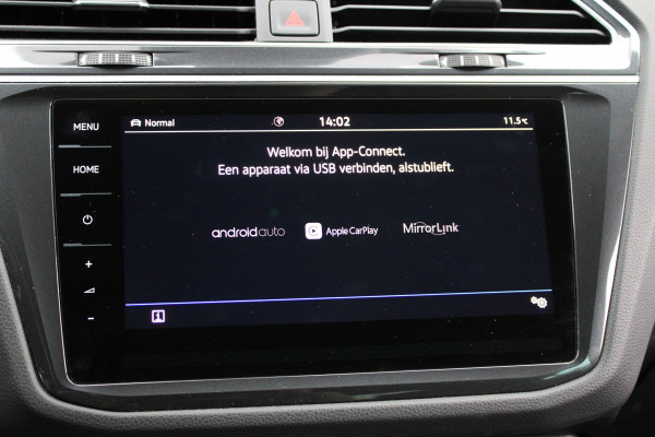 Volkswagen Tiguan 1.5 TSI ACT Highline Business R | NAP! | PANO | 360 | ACC | KEYLESS | ELEK.TREKHAAK |