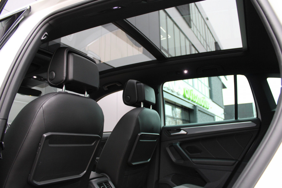 Volkswagen Tiguan 1.5 TSI ACT Highline Business R | NAP! | PANO | 360 | ACC | KEYLESS | ELEK.TREKHAAK |