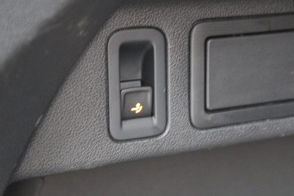 Volkswagen Tiguan 1.5 TSI ACT Highline Business R | NAP! | PANO | 360 | ACC | KEYLESS | ELEK.TREKHAAK |