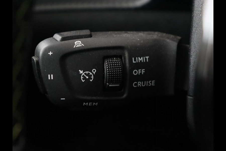 Peugeot e-208 EV GT 350 50 kWh | Stoelverwarming | Adaptive cruise | Camera | Leder-Alcantara | Keyless | Navigatie | Full LED | DAB | Climate control | Dodehoek detectie | Parkeerhulp