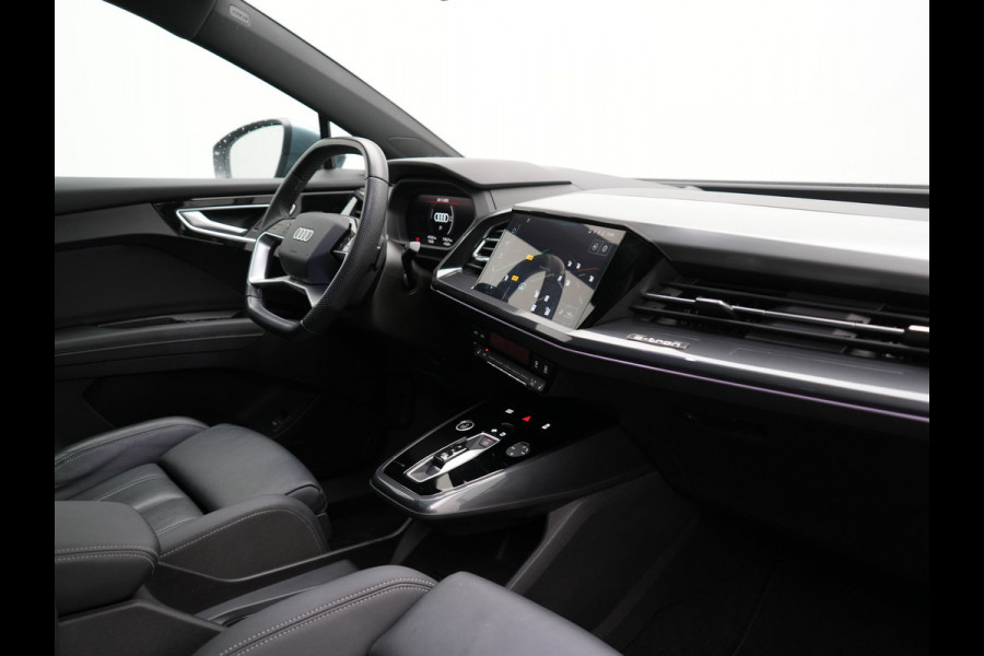 Audi Q4 e-tron 50 quattro S edition 77 kWh 299pk | Trekhaak Af Fabriek | Panodak | Adaptive Cruise | Head Up | Sonos Audio | Camera | Lederen Sportstoelen Memory & Verwarmd | Virtual | Navigatie | Keyless | 21"L.M |