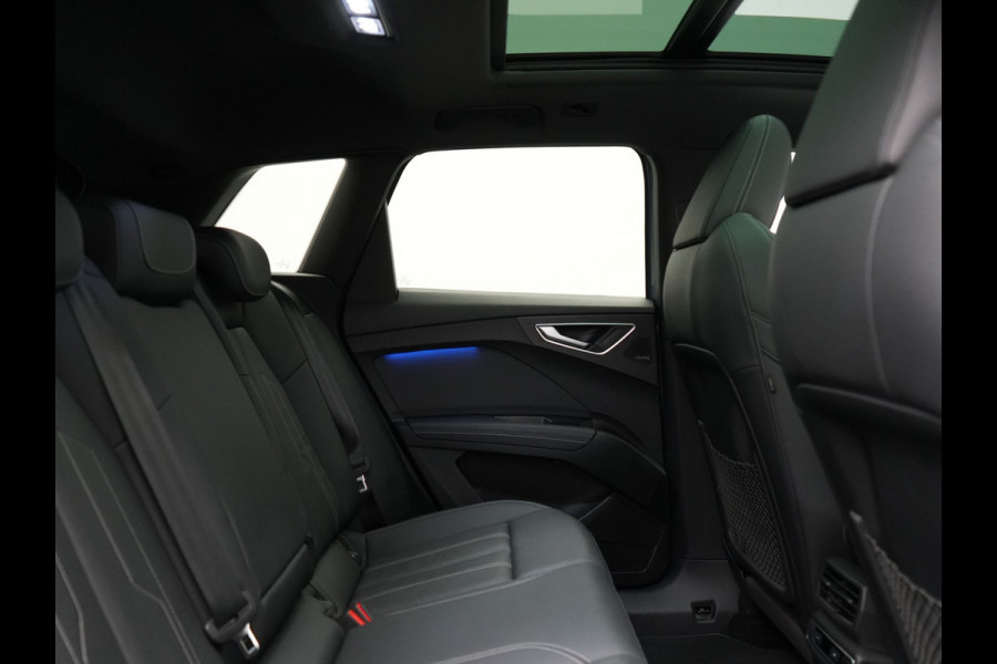 Audi Q4 e-tron 50 quattro S edition 77 kWh 299pk | Trekhaak Af Fabriek | Panodak | Adaptive Cruise | Head Up | Sonos Audio | Camera | Lederen Sportstoelen Memory & Verwarmd | Virtual | Navigatie | Keyless | 21"L.M |
