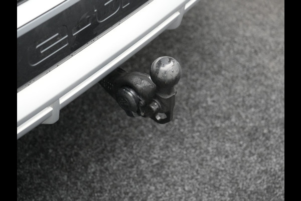 Audi Q4 e-tron 50 quattro S edition 77 kWh 299pk | Trekhaak Af Fabriek | Panodak | Adaptive Cruise | Head Up | Sonos Audio | Camera | Lederen Sportstoelen Memory & Verwarmd | Virtual | Navigatie | Keyless | 21"L.M |