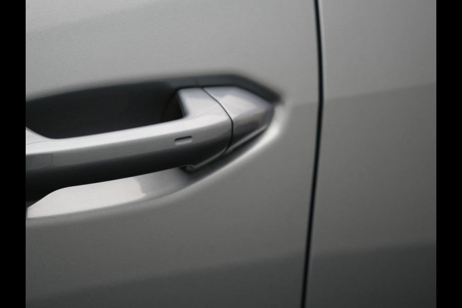 Audi Q4 e-tron 50 quattro S edition 77 kWh 299pk | Trekhaak Af Fabriek | Panodak | Adaptive Cruise | Head Up | Sonos Audio | Camera | Lederen Sportstoelen Memory & Verwarmd | Virtual | Navigatie | Keyless | 21"L.M |