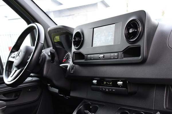 Mercedes-Benz Sprinter 317 1.9 CDI L2H1 DC RWD AMG Edition Camera, Cruise, Carplay, 170pk, Automaat, LED, Stoelverwarming, NAVI, Multimedia, Uniek! Dubbel Cabine