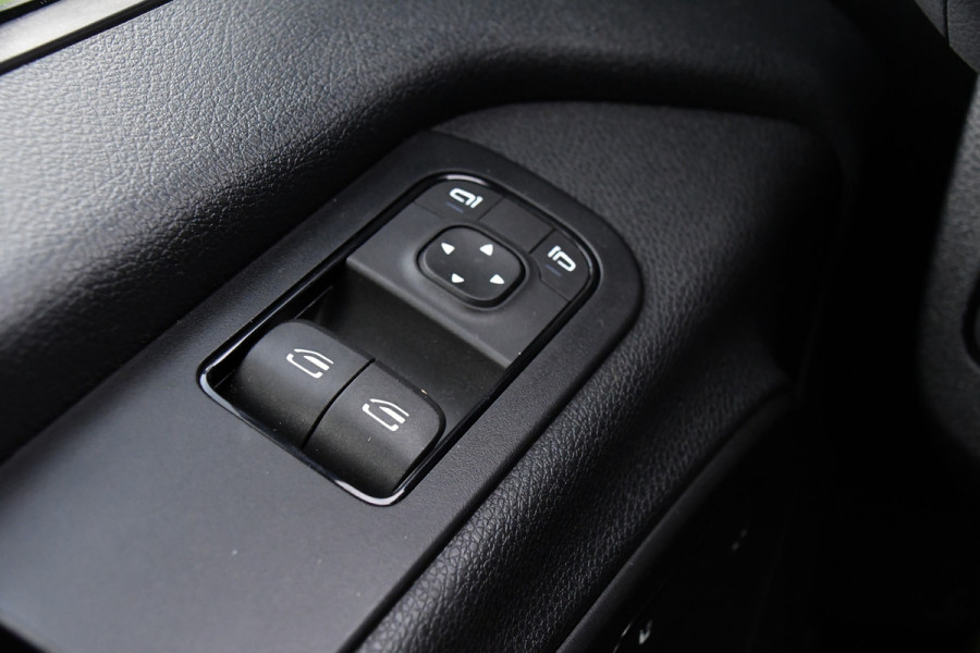 Mercedes-Benz Sprinter 317 1.9 CDI L2H1 DC RWD AMG Edition Camera, Cruise, Carplay, 170pk, Automaat, LED, Stoelverwarming, NAVI, Multimedia, Uniek! Dubbel Cabine