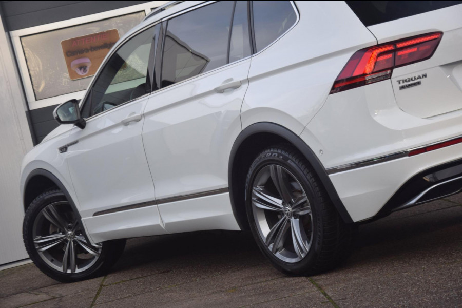 Volkswagen Tiguan Allspace 1.5 TSI Highline Business R LEDEREN BEKLEDING/PANORAMADAK/VERWARMDE VOORSTOELEN