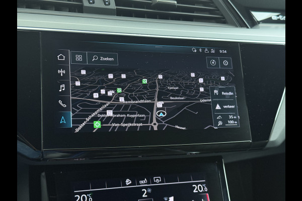 Audi e-tron 55 Quattro Advanced 95kWh SOH 92% Trekhaak Leder+Memory Apple Carplay Android Auto Navi Ecc Stoelverwarming Cruise Control Pdc Lmv 21" Elek.Stoelen Elek.Achterklep Led Contourstoelen Comfortsleutel Keyless Origineel Nederlandse Auto Nieuwprijs  €97.748,-