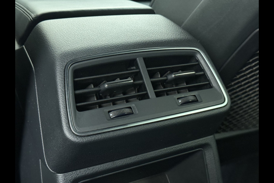 Audi e-tron 55 Quattro Advanced 95kWh SOH 92% Trekhaak Leder+Memory Apple Carplay Android Auto Navi Ecc Stoelverwarming Cruise Control Pdc Lmv 21" Elek.Stoelen Elek.Achterklep Led Contourstoelen Comfortsleutel Keyless Origineel Nederlandse Auto Nieuwprijs  €97.748,-