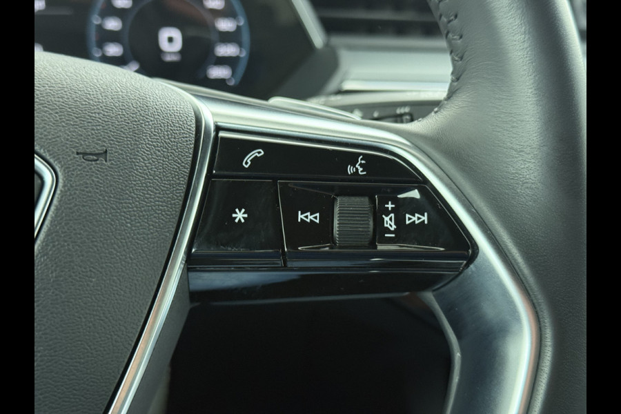 Audi e-tron 55 Quattro Advanced 95kWh SOH 92% Trekhaak Leder+Memory Apple Carplay Android Auto Navi Ecc Stoelverwarming Cruise Control Pdc Lmv 21" Elek.Stoelen Elek.Achterklep Led Contourstoelen Comfortsleutel Keyless Origineel Nederlandse Auto Nieuwprijs  €97.748,-