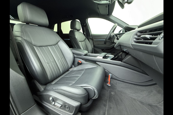 Audi e-tron 55 Quattro Advanced 95kWh SOH 92% Trekhaak Leder+Memory Apple Carplay Android Auto Navi Ecc Stoelverwarming Cruise Control Pdc Lmv 21" Elek.Stoelen Elek.Achterklep Led Contourstoelen Comfortsleutel Keyless Origineel Nederlandse Auto Nieuwprijs  €97.748,-