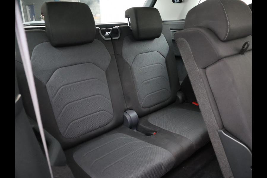 Škoda Kodiaq 1.5 TSI 150 PK DSG 7-PERSOONS + TREKHAAK | APPLE CARPLAY | STUUR / STOELVERWARMING