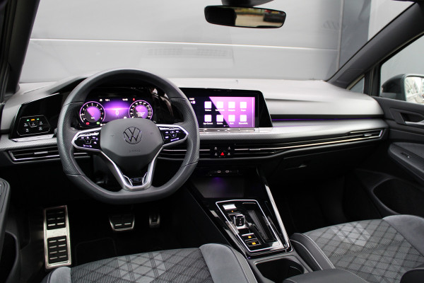 Volkswagen Golf 1.5 eTSI R-Line Business | CAMERA | SFEER | ACC | 18 INCH | CARPLAY |